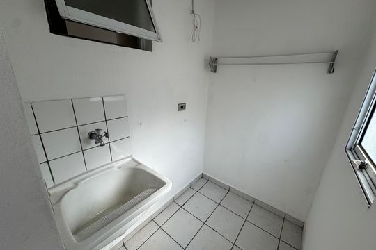 Área de Serviço de apartamento à venda com 2 quartos, 45m² em Conjunto Promorar Raposo Tavares, São Paulo