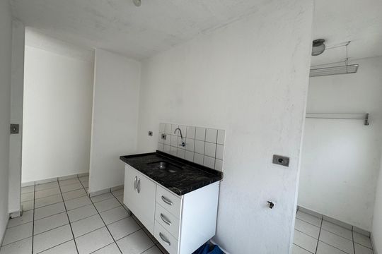 Cozinha de apartamento à venda com 2 quartos, 45m² em Conjunto Promorar Raposo Tavares, São Paulo