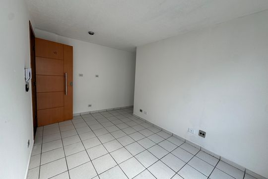 Sala de apartamento à venda com 2 quartos, 45m² em Conjunto Promorar Raposo Tavares, São Paulo