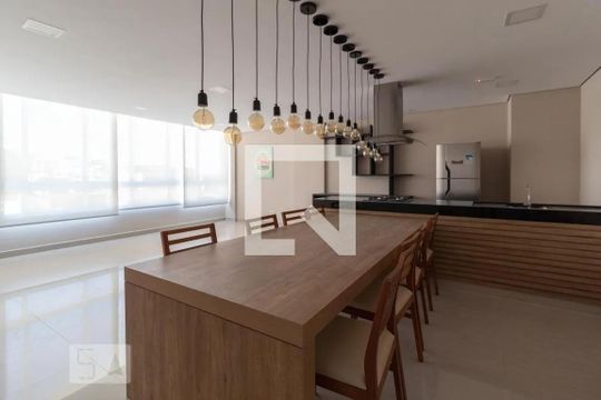 Área externa de apartamento para alugar com 2 quartos, 48m² em Jardim Roberto, Osasco