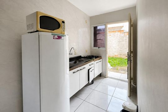 Cozinha de casa para alugar com 2 quartos, 45m² em Jardim Betânia, Cachoeirinha
