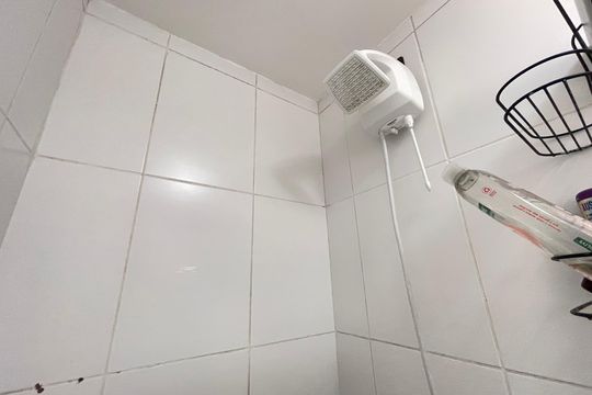 Banheiro de apartamento para alugar com 2 quartos, 47m² em Jardim do Lago, São Paulo