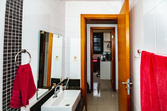 Banheiro Social de apartamento à venda com 3 quartos, 66m² em Vila Jardim Leblon, Belo Horizonte