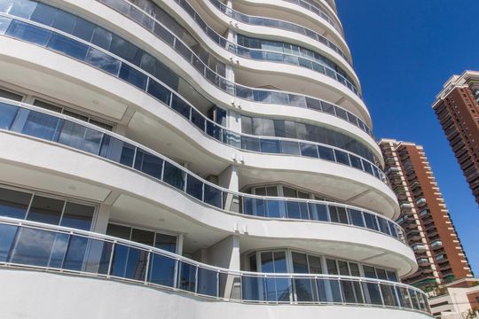 Fachada de apartamento à venda com 2 quartos, 90m² em Empresarial 18 do Forte, Barueri