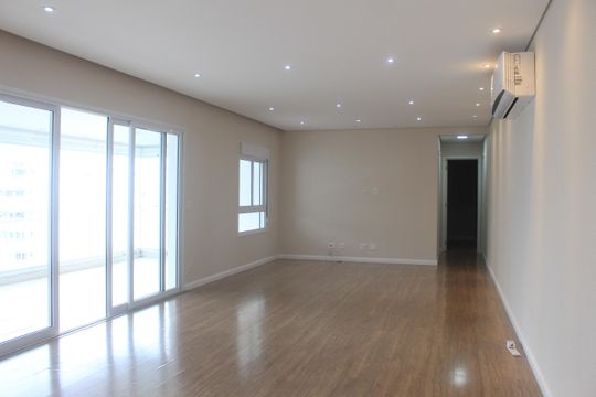 Apartamento para alugar com 3 quartos, 162m² em Cerâmica, São Caetano do Sul
