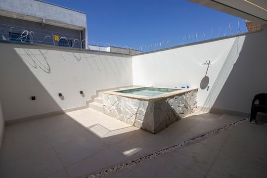 Casa à venda com 4 quartos, 322m² em Guara, Brasília