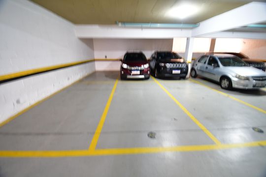 Garagem 1 de apartamento para alugar com 1 quarto, 60m² em Centro, Campinas