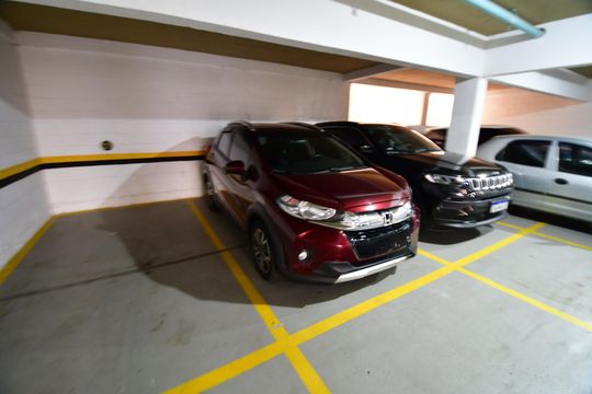 Garagem 2 de apartamento para alugar com 1 quarto, 60m² em Centro, Campinas