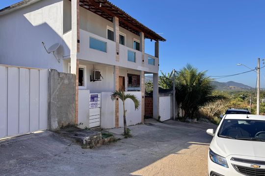 Fachada de casa de condomínio à venda com 2 quartos, 180m² em Guaratiba, Rio de Janeiro