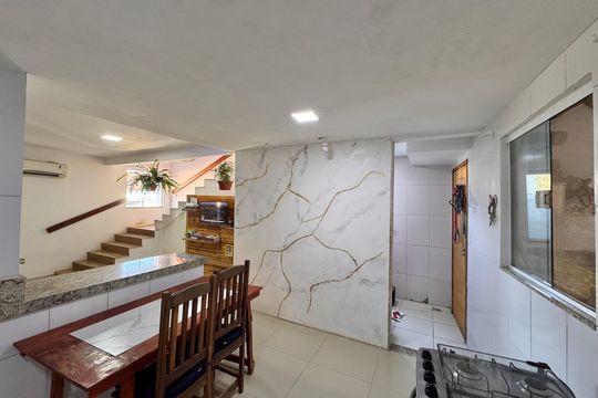 Cozinha de casa de condomínio à venda com 2 quartos, 180m² em Guaratiba, Rio de Janeiro