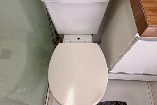 Suíte 1 - Banheiro de casa de condomínio à venda com 2 quartos, 180m² em Guaratiba, Rio de Janeiro