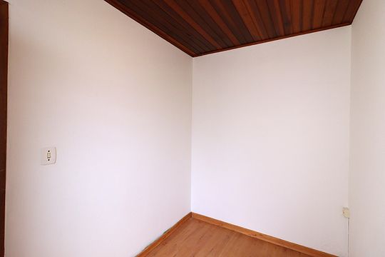 Quarto de Serviço de apartamento para alugar com 3 quartos, 77m² em Passo D’areia, Porto Alegre