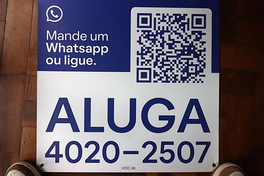 Plaquinha de apartamento para alugar com 3 quartos, 77m² em Passo D’areia, Porto Alegre