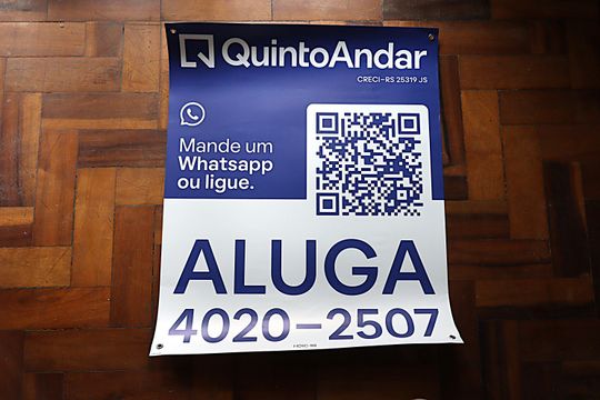 Plaquinha de apartamento para alugar com 3 quartos, 77m² em Passo D’areia, Porto Alegre