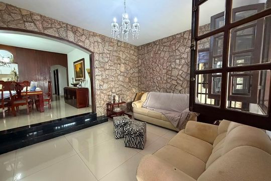 Sala de casa à venda com 4 quartos, 249m² em Havaí, Belo Horizonte