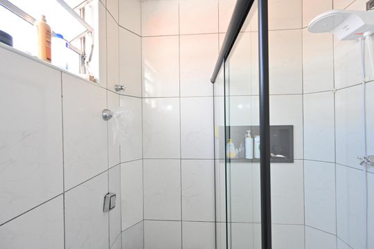 Banheiro Social de apartamento à venda com 2 quartos, 69m² em Vila da Saúde, São Paulo