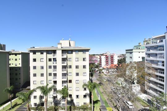 Vista da Suíte de apartamento para alugar com 2 quartos, 64m² em Bacacheri, Curitiba