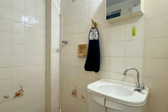 Banheiro de kitnet/studio para alugar com 1 quarto, 44m² em Jardins, São Paulo