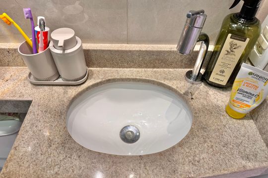 Banheiro Social de apartamento para alugar com 2 quartos, 44m² em Vargem Pequena, Rio de Janeiro