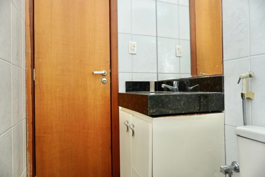 Banheiro Social de apartamento para alugar com 2 quartos, 121m² em Estoril, Belo Horizonte