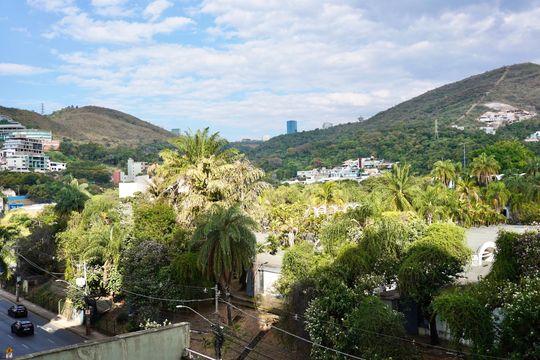 Vista  de apartamento para alugar com 2 quartos, 121m² em Estoril, Belo Horizonte