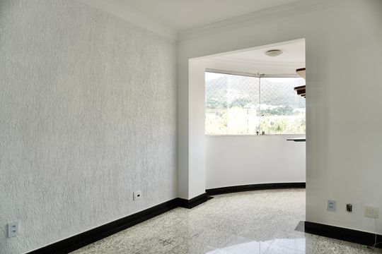Sala  de apartamento para alugar com 2 quartos, 121m² em Estoril, Belo Horizonte