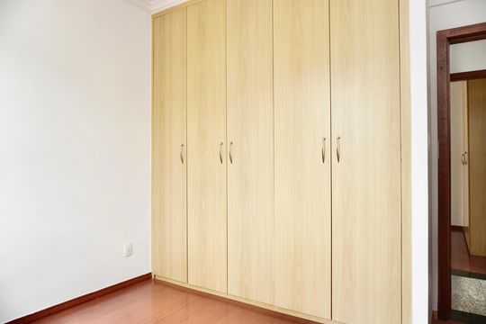 Suíte de apartamento para alugar com 2 quartos, 121m² em Estoril, Belo Horizonte