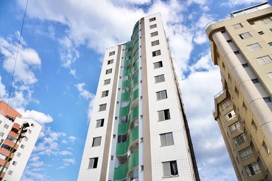 Fachada do Prédio de apartamento para alugar com 2 quartos, 121m² em Estoril, Belo Horizonte