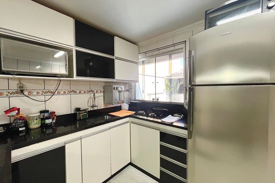 Cozinha de casa à venda com 3 quartos, 250m² em Parque Xangri-lá, Contagem