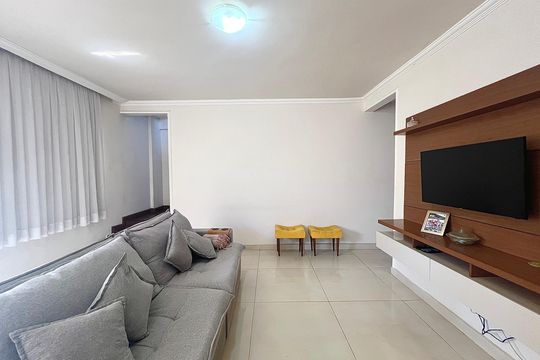 Sala de casa à venda com 3 quartos, 250m² em Parque Xangri-lá, Contagem