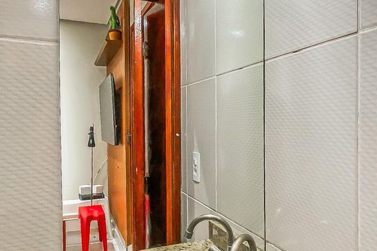 Lavabo de casa de condomínio para alugar com 2 quartos, 52m² em Cangaiba, São Paulo