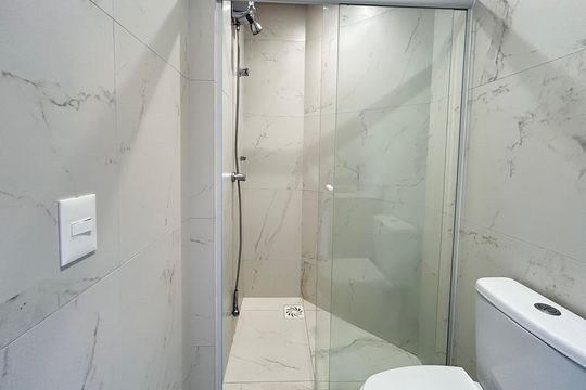 Banheiro suíte de apartamento para alugar com 2 quartos, 64m² em Saco dos Limões, Florianópolis