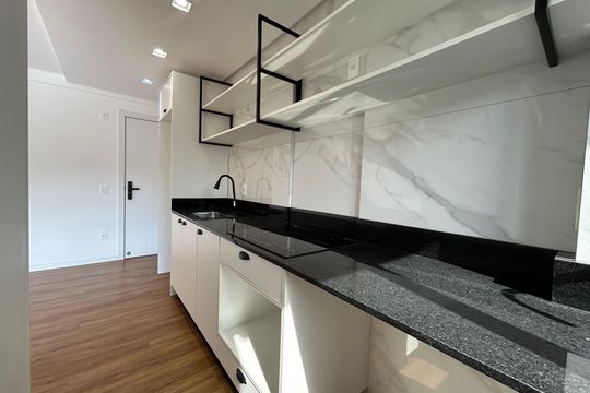 Cozinha de apartamento para alugar com 2 quartos, 64m² em Saco dos Limões, Florianópolis