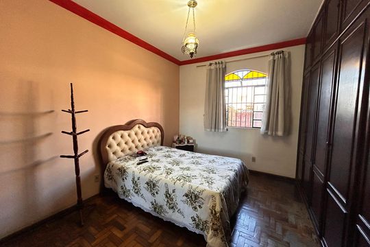 Casa para alugar com 3 quartos, 200m² em Parque Turistas, Belo Horizonte