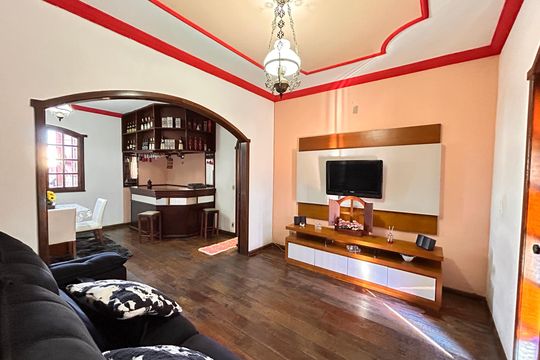 Casa para alugar com 3 quartos, 200m² em Parque Turistas, Belo Horizonte