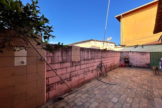 Casa para alugar com 3 quartos, 200m² em Parque Turistas, Belo Horizonte
