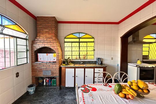 Casa para alugar com 3 quartos, 200m² em Parque Turistas, Belo Horizonte