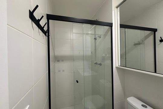 Banheiro de apartamento para alugar com 2 quartos, 48m² em Nova Aldeinha, Barueri