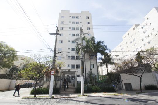 Fachada de apartamento para alugar com 2 quartos, 50m² em Vila Palmeiras, São Paulo