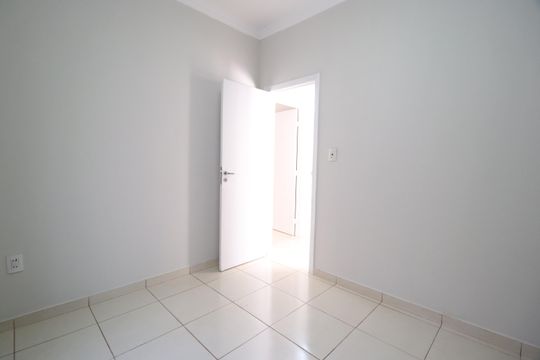 Quarto 2 de casa para alugar com 3 quartos, 200m² em Santa Mônica, Uberlândia