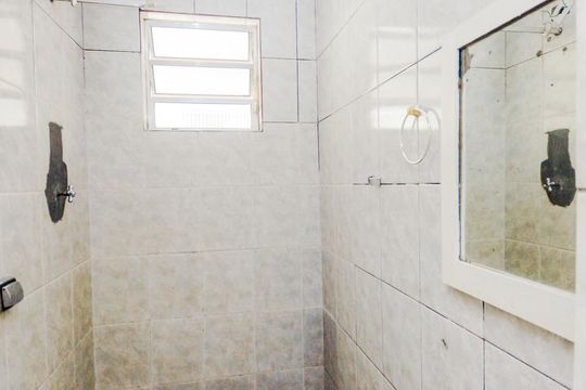 Banheiro de casa à venda com 1 quarto, 160m² em Jardim Scyntila, Guarulhos