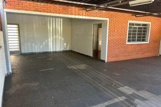 Garagem de casa para alugar com 3 quartos, 205m² em Jardim Ouro Negro, Paulínia