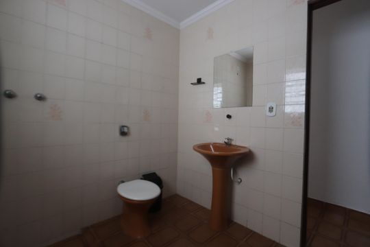 Banheiro social 2 de casa à venda com 3 quartos, 138m² em Vila Cardoso Franco, São Paulo
