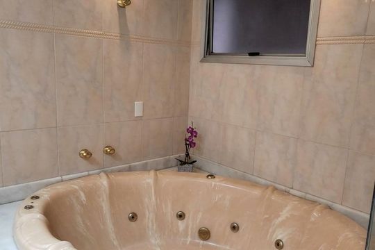 Banheiro de apartamento à venda com 3 quartos, 115m² em Vila Santo Estevão, São Paulo