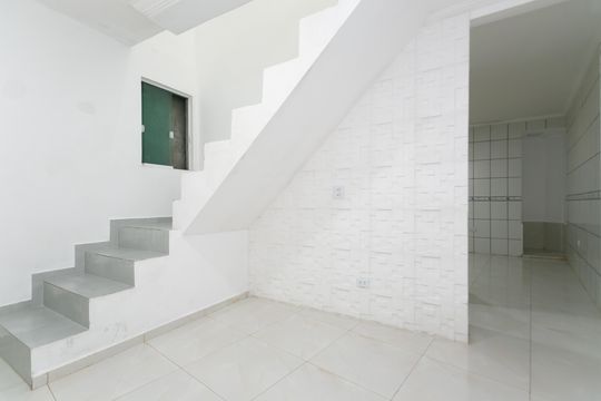 Sala  de casa para alugar com 2 quartos, 250m² em Jardim Miriam, São Paulo