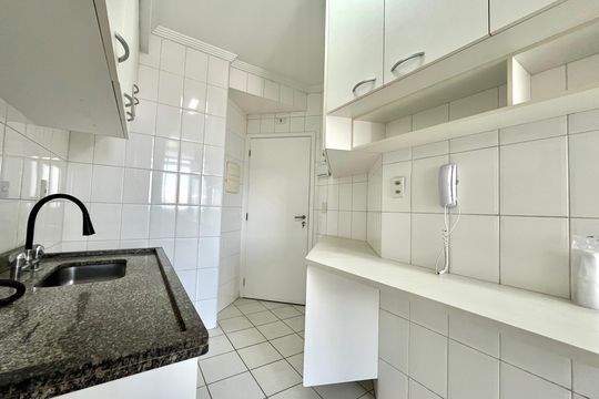 Cozinha de apartamento para alugar com 3 quartos, 82m² em Parque Imperial, São Paulo