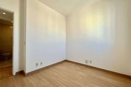 Quarto 2 de apartamento para alugar com 3 quartos, 82m² em Parque Imperial, São Paulo