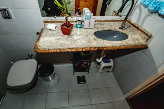 Banheiro social de apartamento à venda com 3 quartos, 63m² em Vila Cloris, Belo Horizonte