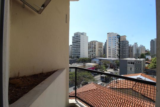 Varanda de kitnet/studio para alugar com 1 quarto, 35m² em Moema, São Paulo