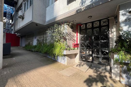Fachada SWRM-2709 de kitnet/studio para alugar com 1 quarto, 37m² em Cerqueira César, São Paulo